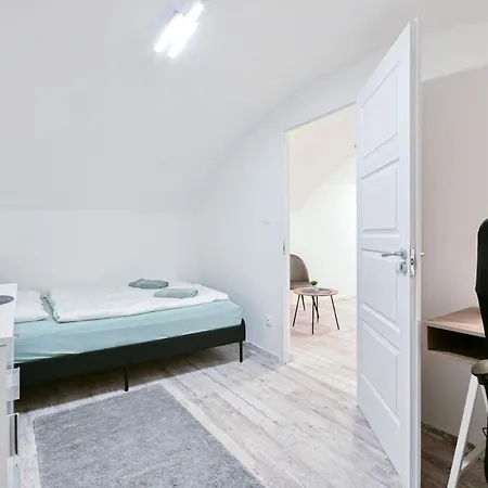 Madman's Labyrinth By Nw *