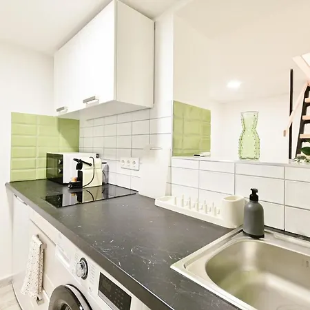 Apartment Madman's Labyrinth By Nw Budapest