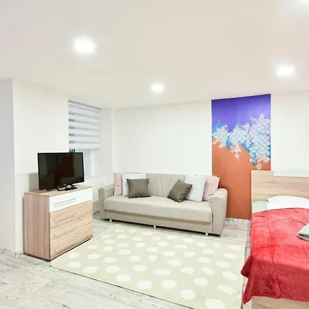 Madman's Labyrinth By Nw Apartment