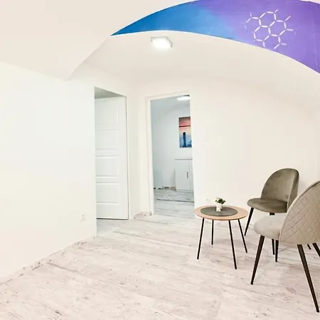 Apartment Madman's Labyrinth By Nw *