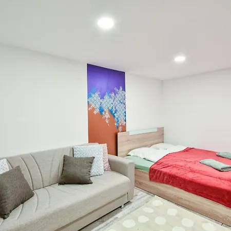 Apartment Madman's Labyrinth By Nw Budapest