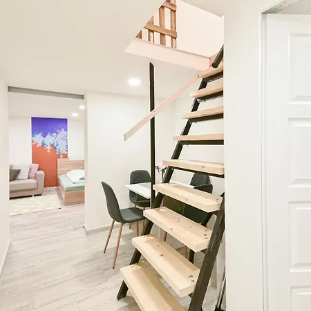 Madman's Labyrinth By Nw * Budapest