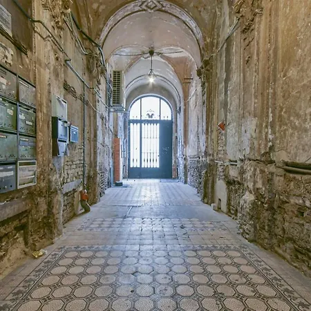 Madman's Labyrinth By Nw Appartement *