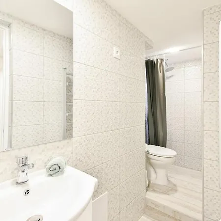 Madman's Labyrinth By Nw Appartement