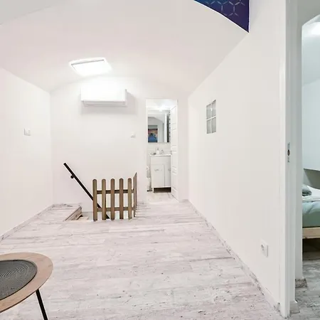 Madman's Labyrinth By Nw