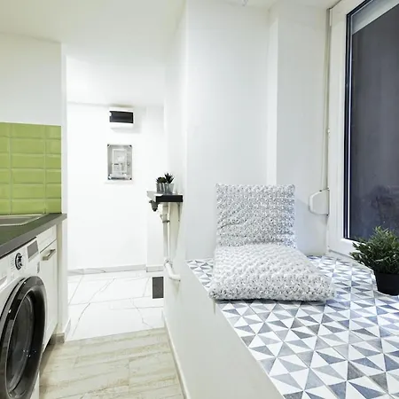 Apartment Madman's Labyrinth By Nw