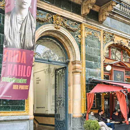 Madman's Labyrinth By Nw Βουδαπέστη