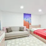 Apartament Madman's Labyrinth By Nw